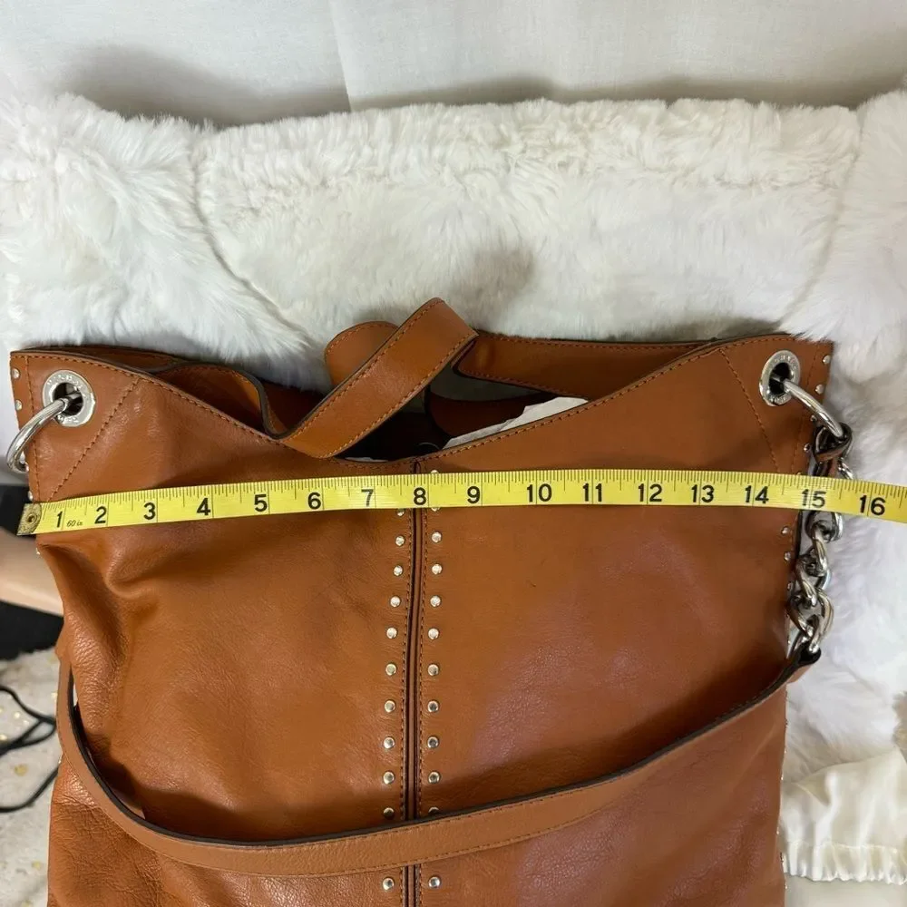 Michael Kors logo goingout brown